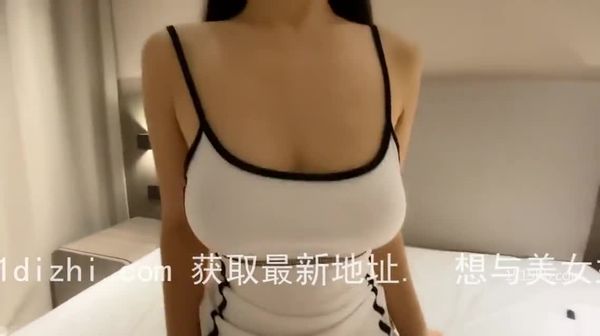 乳控福利！第一视角近距离展示完美巨乳，全程高能